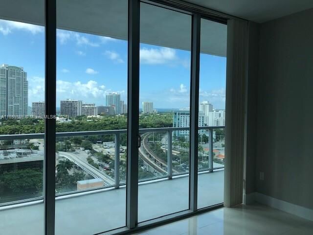 Property Photo: 79 SW 12 St 1904-S FL 33130