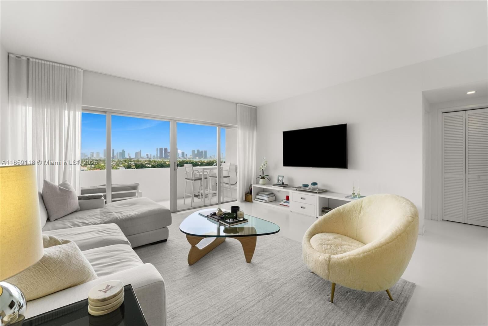Property Photo: 3 Island Ave 11G FL 33139
