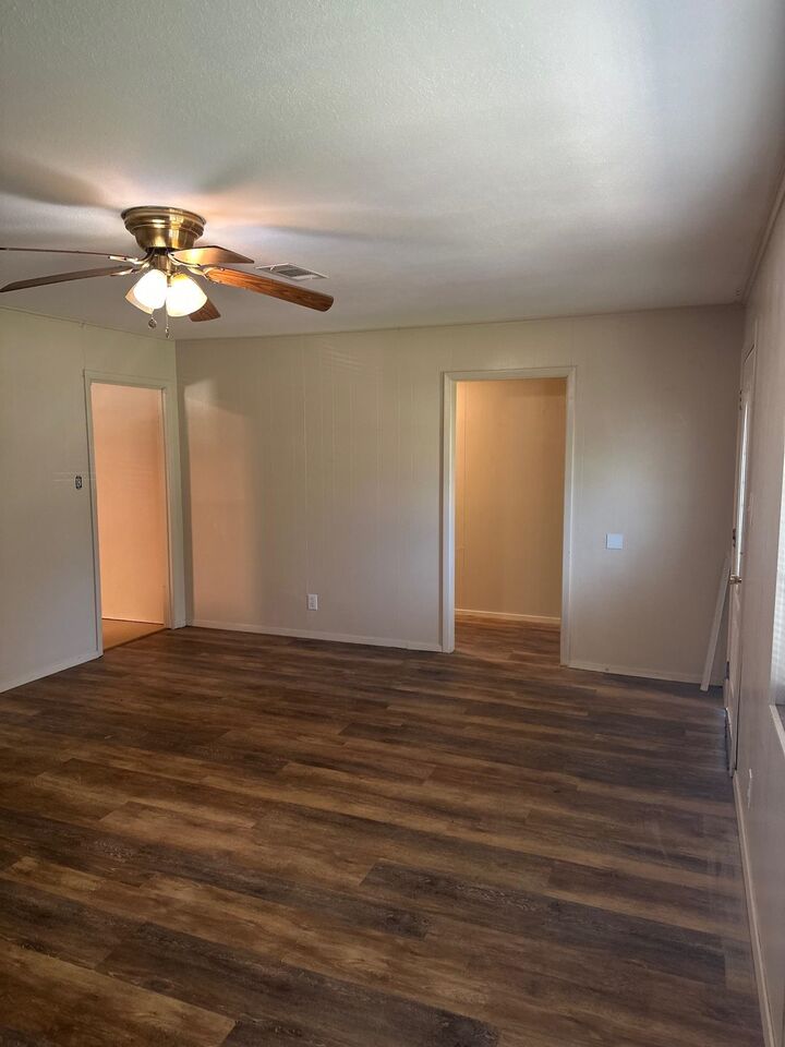 Property Photo: 1042 Alabama TX 77710