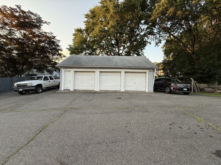 Property Photo:  38 Locust Street  CT 06450 