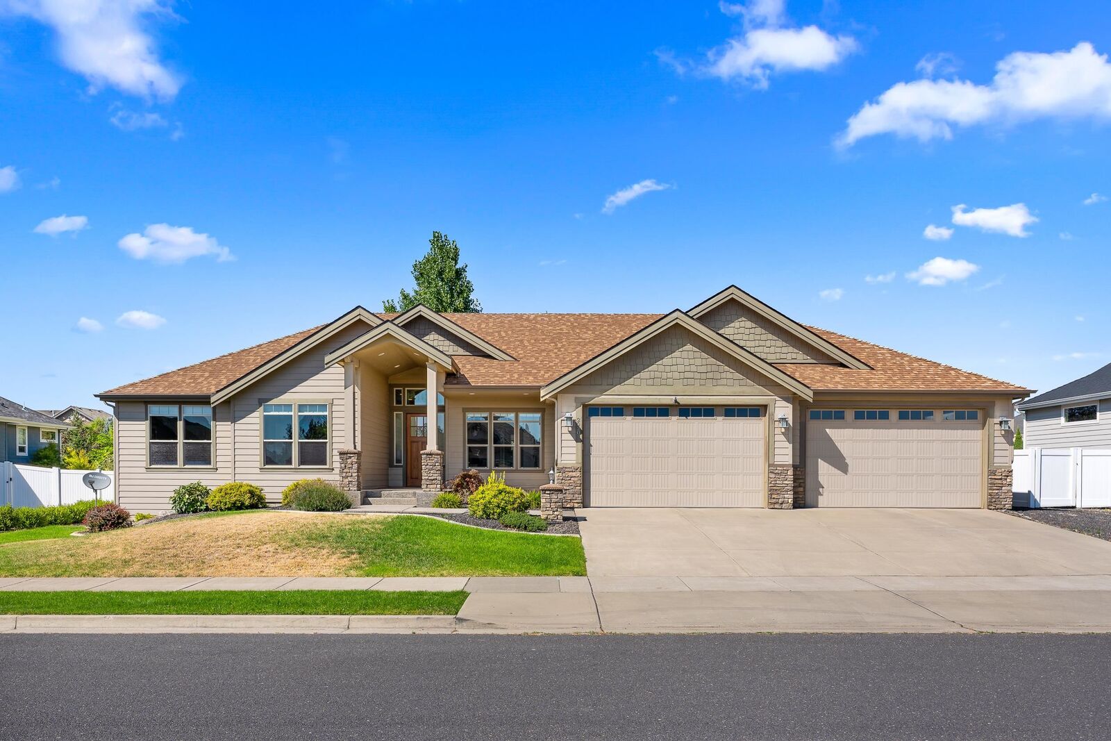 Property Photo: 2020 W Cascade Way WA 99208
