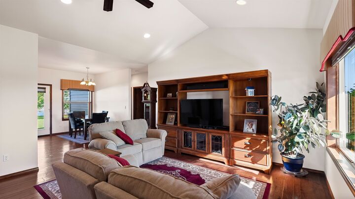 Property Photo:  1225 N Augusta Ln  WA 99006 
