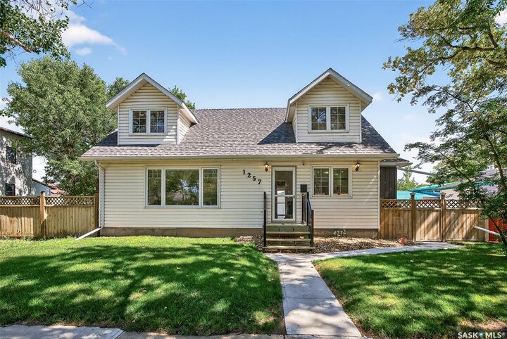 1257 3rd Avenue NE  Moose Jaw SK S6H 1G2 photo