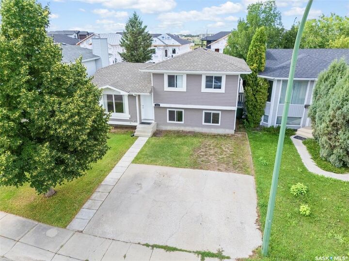 Property Photo: 215 Carter Crescent SK S7L 7K4