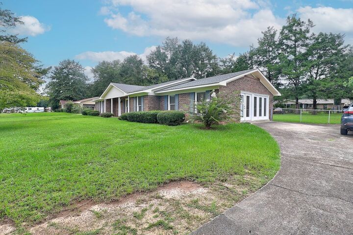 Property Photo: 3208 Tennyson Dr. AL 36305