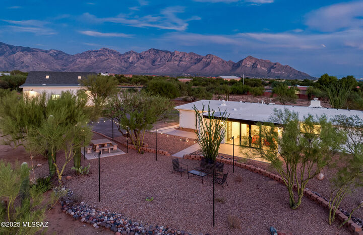 Property Photo:  1720 W Cessna Way  AZ 85755 