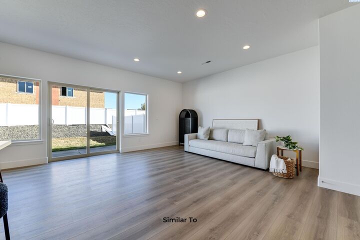 Property Photo:  7581 Grapevine Ct  WA 99353 