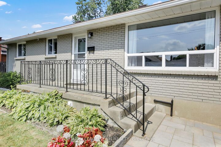 Property Photo: 43 Epworth Avenue ON K2G 2L8