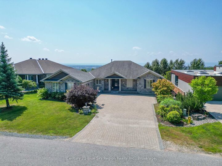 Property Photo: 435 Surrey Drive ON P1C 0A1