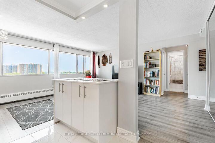 10 Sunny Glenway 912  Toronto ON M3C 2Z3 photo