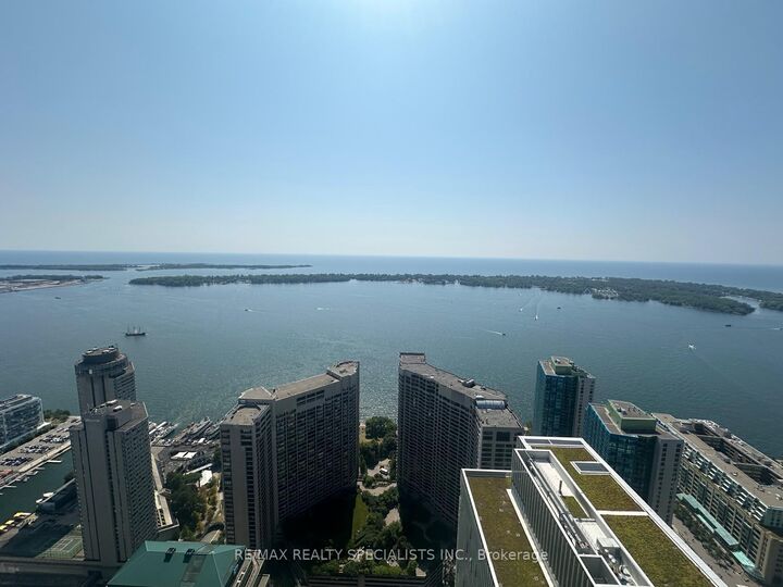 Property Photo: 88 Harbour Street 6608 ON M5J 1B7