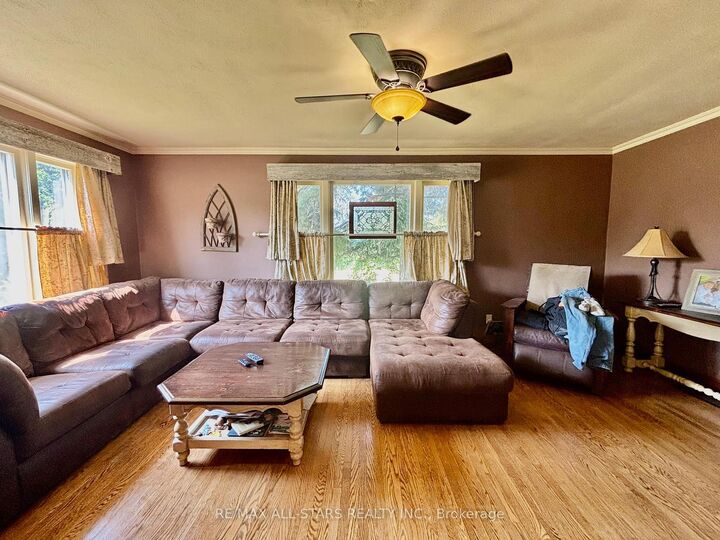 Property Photo: 5601 Bethesda Road ON L4A 7X3
