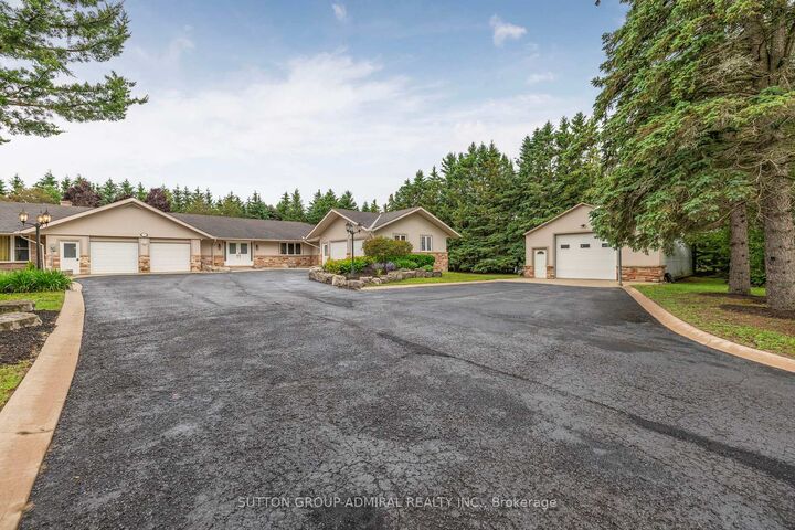 Property Photo:  120 Lake Woods Drive  ON L4A 1P1 