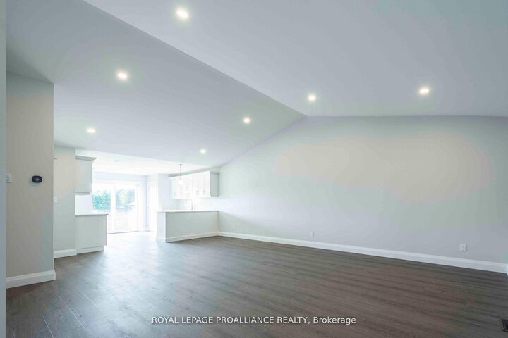 Property Photo:  44 Mackenzie John Crescent  ON K0K 1H0 