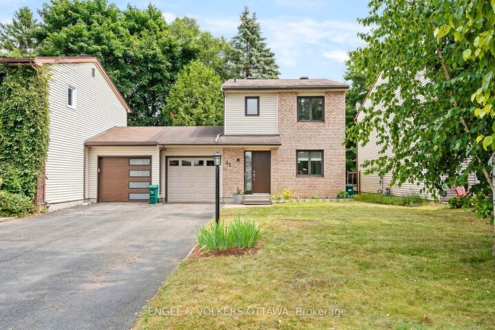 42 Henfield Avenue  Barrhaven ON K2J 1J8 photo