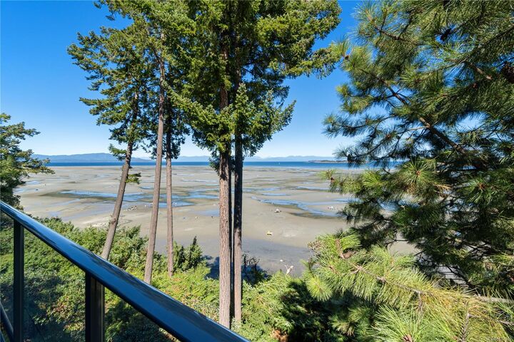 Property Photo: 1155 Resort Dr 319 BC V9P 2E3