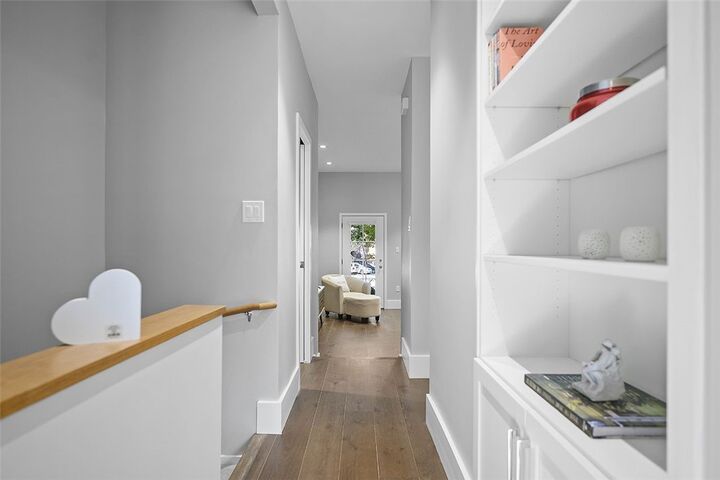 Property Photo: 4700 Ellsworth Ave 6 PA 15213