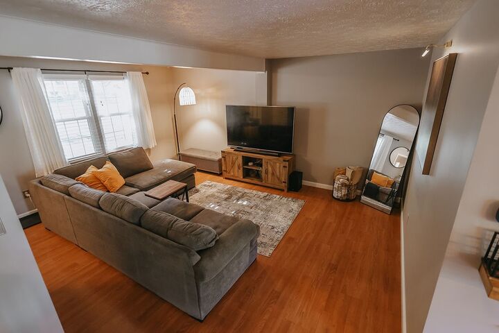 Property Photo: 316 Murrays Ln PA 15234