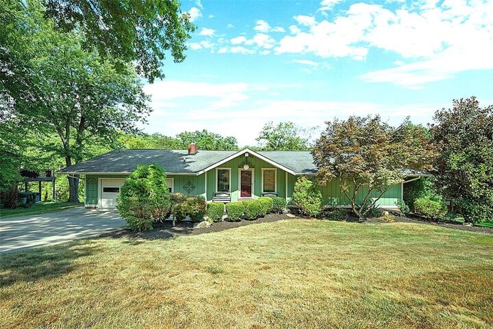 Property Photo: 434 Robinhood Lane PA 15317