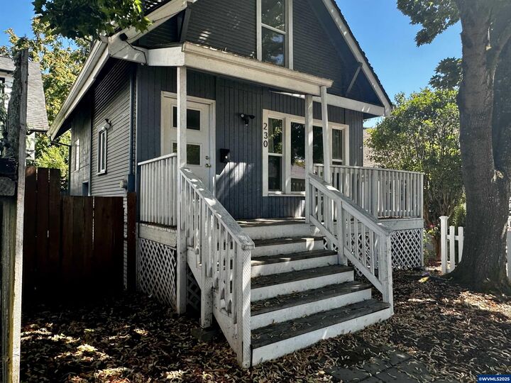 Property Photo:  230 14th St SE  OR 97301 