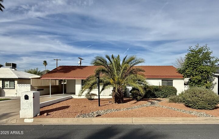 Property Photo:  1214 E Las Palmaritas Drive  AZ 85020 