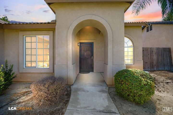Property Photo:  11417 Pacific Breeze Avenue  CA 93312 