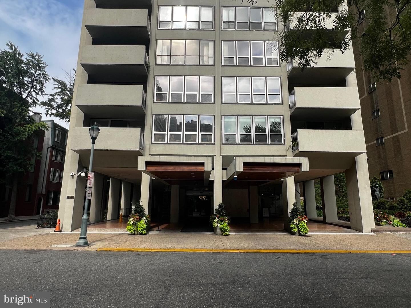 Property Photo:  224 W Rittenhouse Square 30 1704  PA 19103 