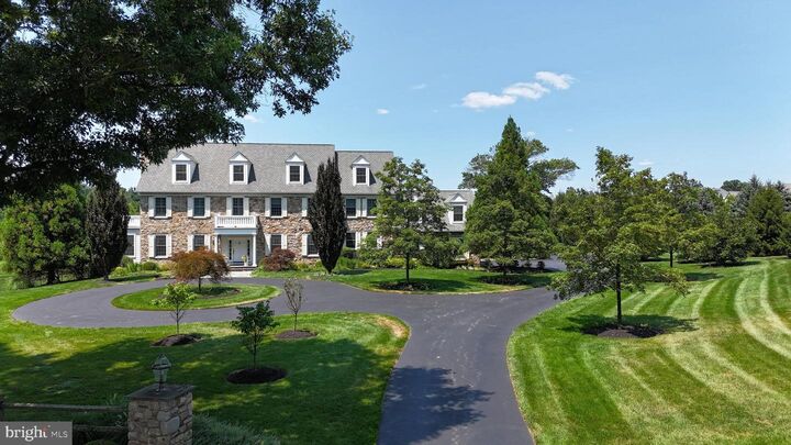 Property Photo:  1811 Hollow Road  PA 19426 