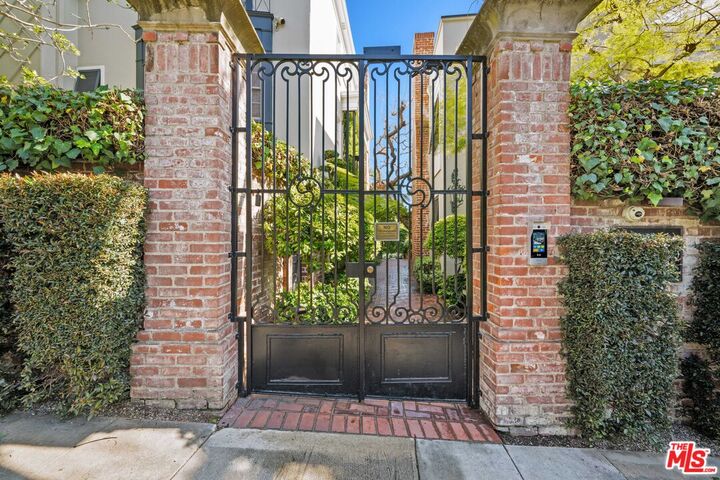 8724 Shoreham Dr  West Hollywood CA 90069 photo