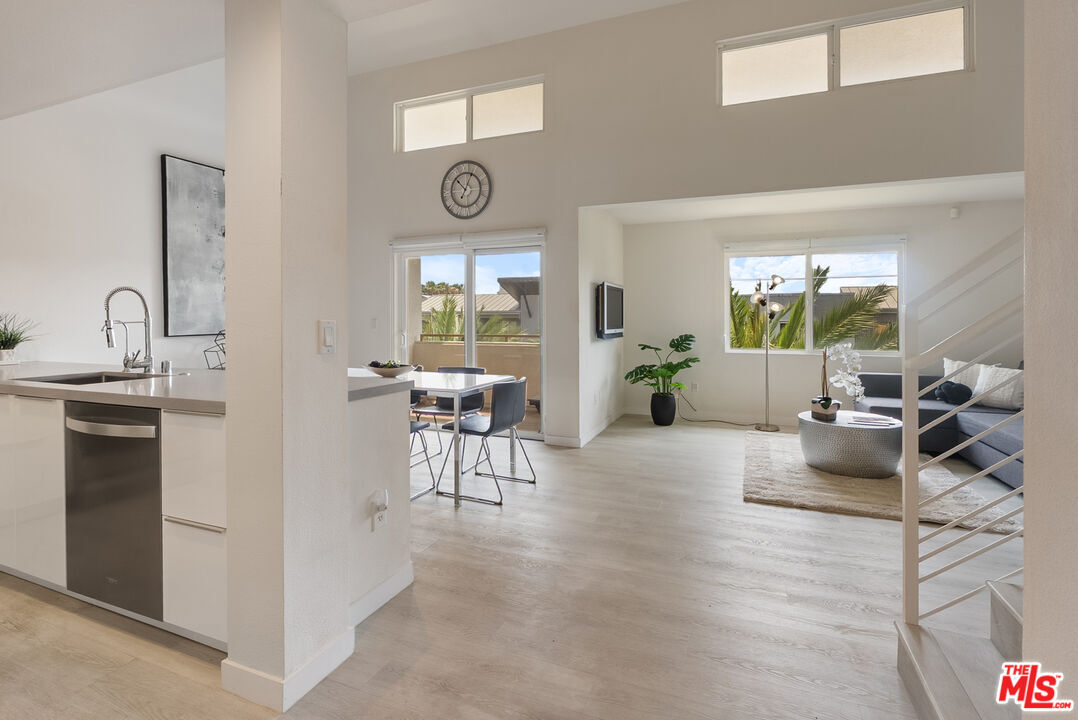 Property Photo: 13200 Pacific Promenade CA 90094
