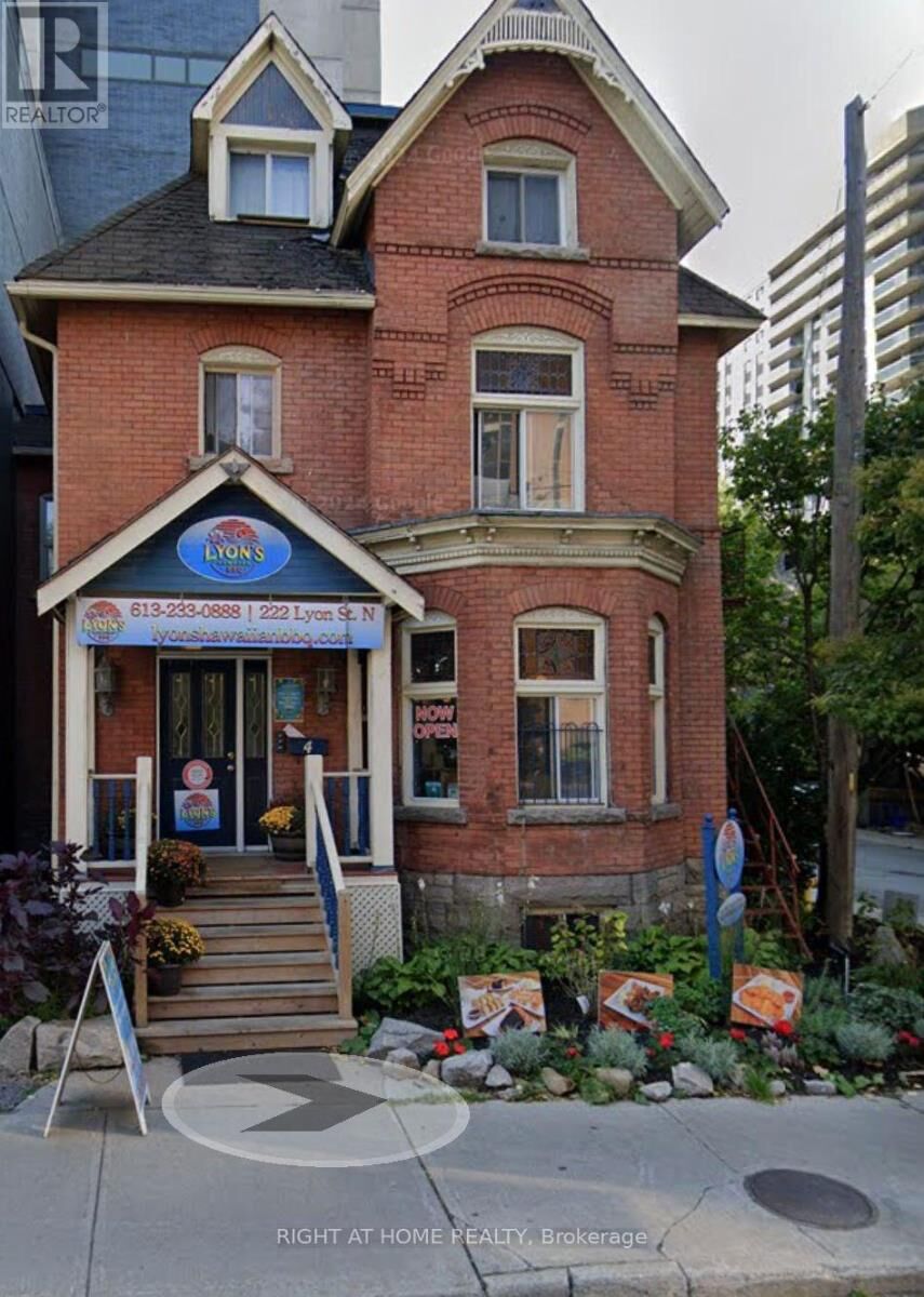 Property Photo:  222 Lyon Street North 2  ON K1R 5V9 
