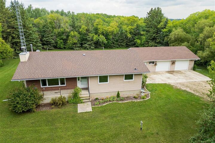 Property Photo:  2079 Road 75 Road Northwest  MB R0C 3E0 