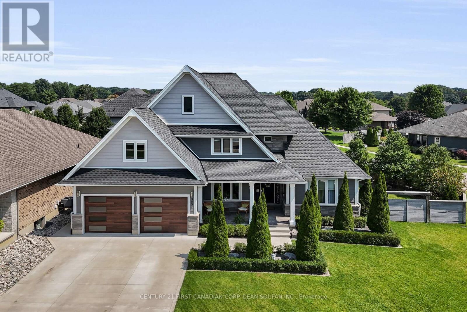 Photo de la propriété:  405 Darcy Drive  ON N7G 0A4 