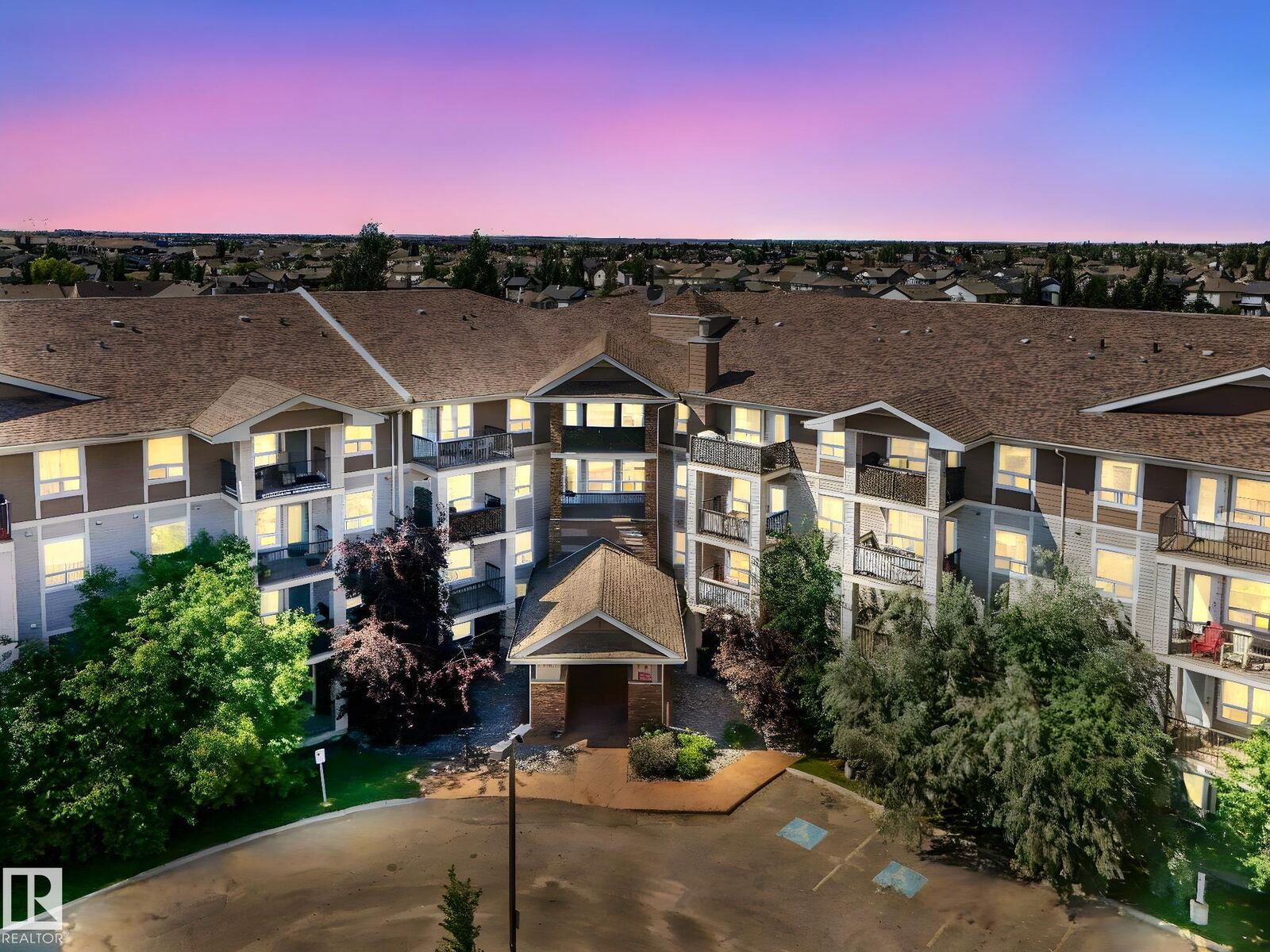 Property Photo: 7327 South Terwillegar Drive NW 7330 AB T6R 0L8