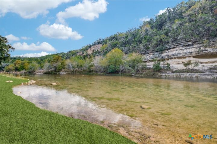 Property Photo: 540 River Run 102 TX 78132