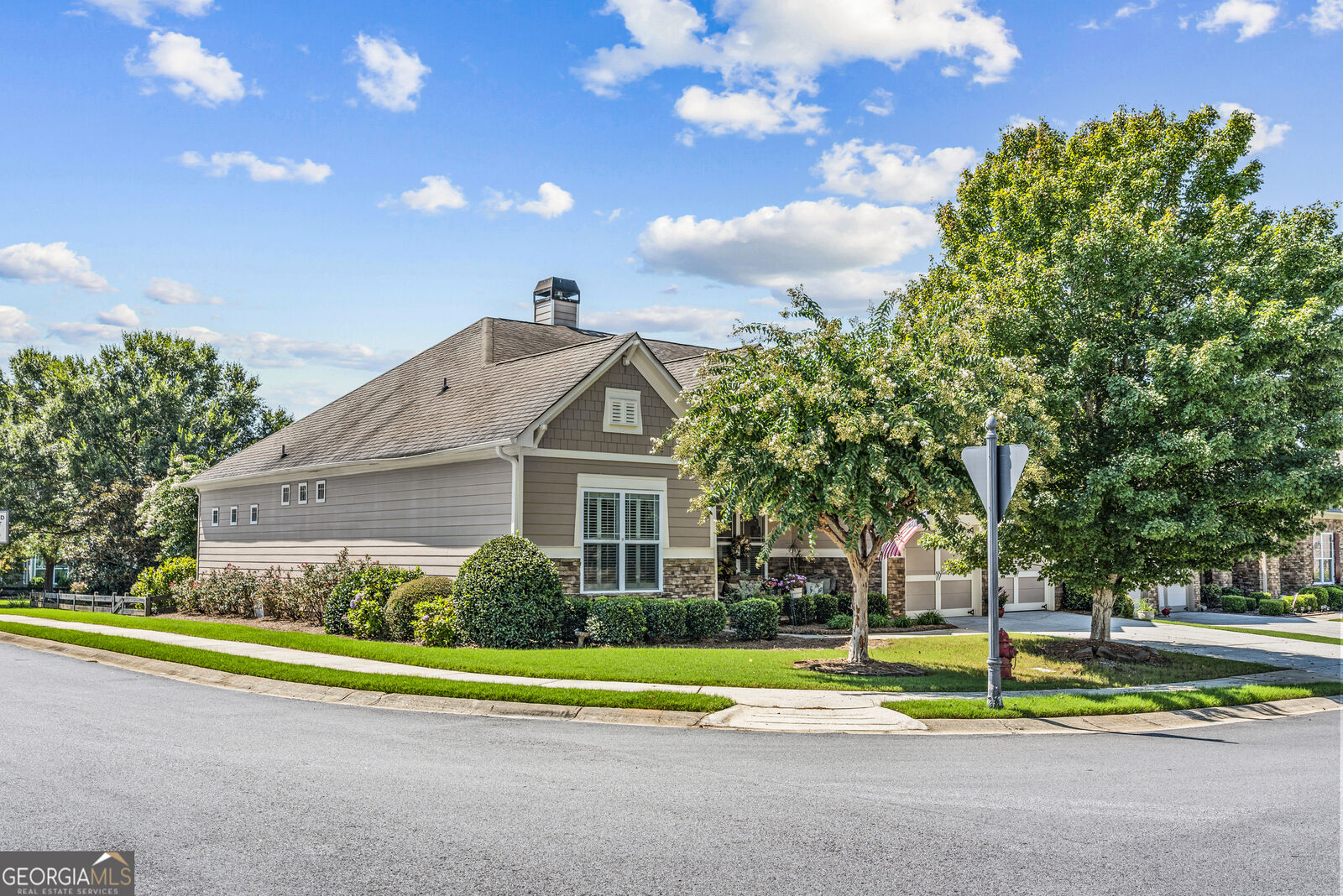 Property Photo:  1042 Creekwood Circle  GA 30650 