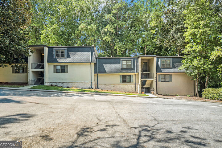 Property Photo: 94 Rosaire Place NW GA 30327