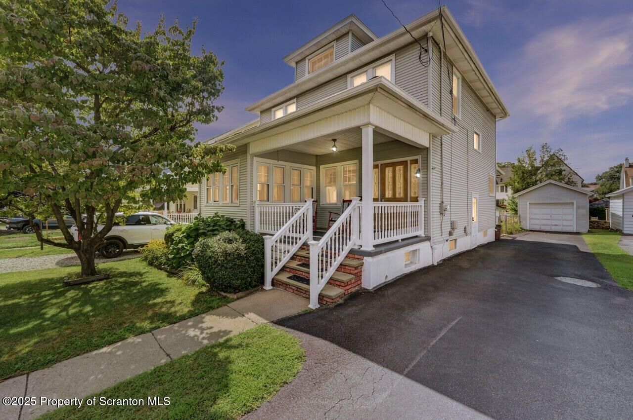 Property Photo:  1525 Clay Avenue  PA 18509 