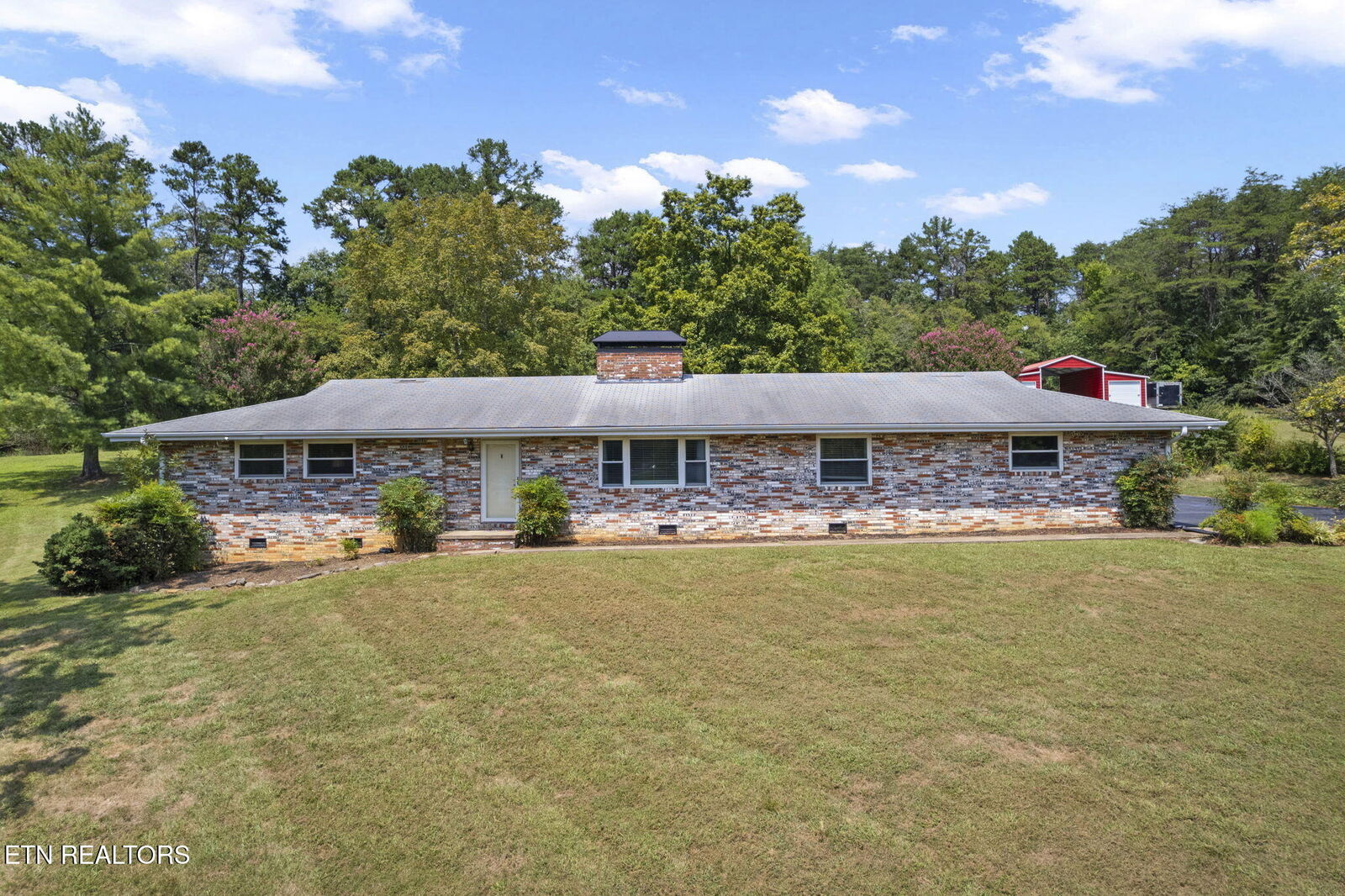Property Photo: 1355 Kimberlin Heights Rd TN 37920