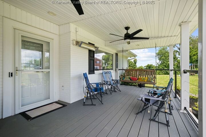 Property Photo:  1520 Knob Road  WV 25314 