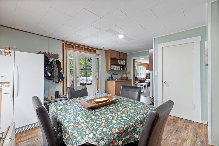 Property Photo:  1140 Hidden Valley Road  OR 97391 