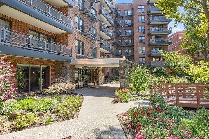 Property Photo:  87-10 51st Ave  Elmhurst, Avenue 3S  NY 11373 