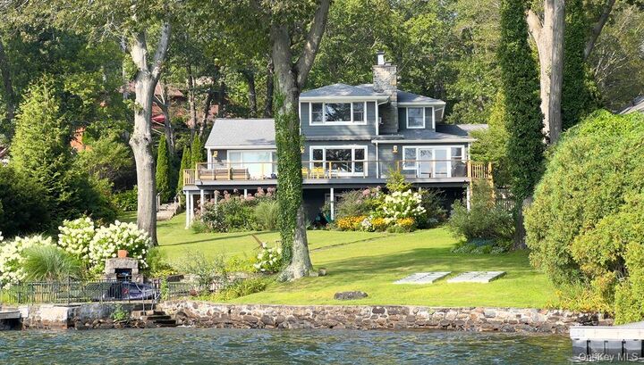 Property Photo:  456 N Lake Boulevard  NY 10541 