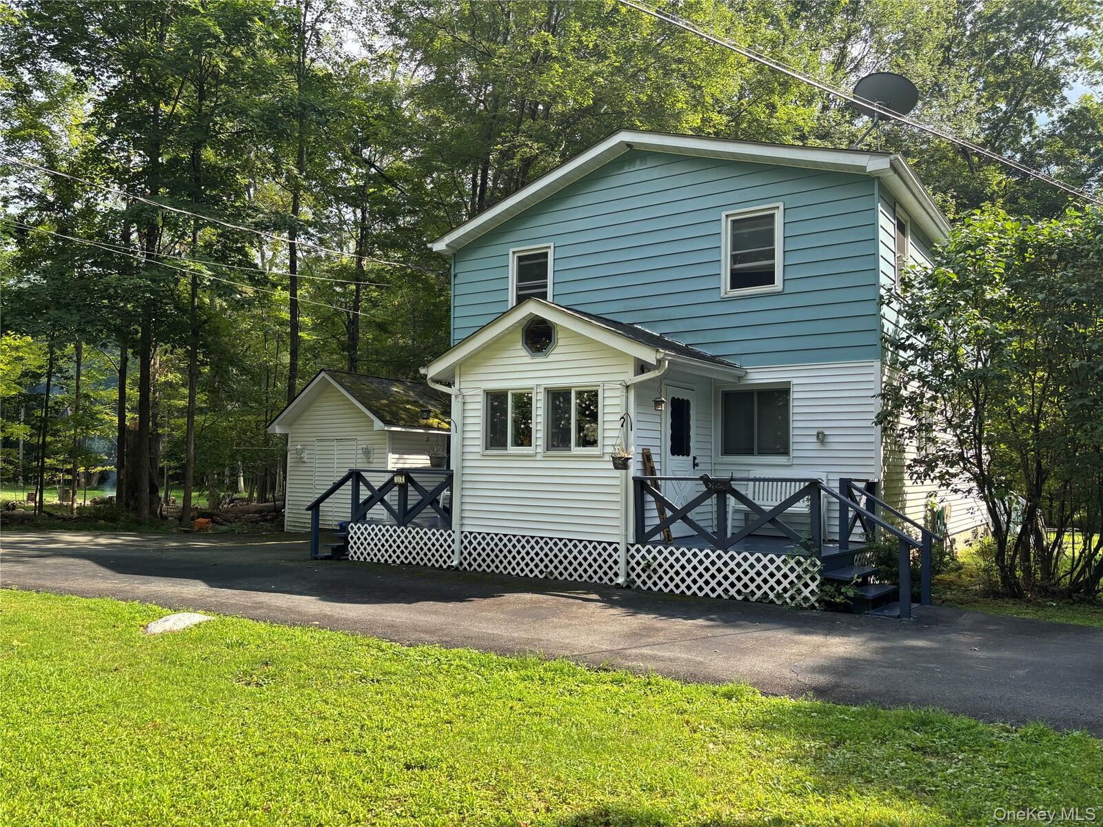 Property Photo:  32 Yarwood Road  NY 12566 