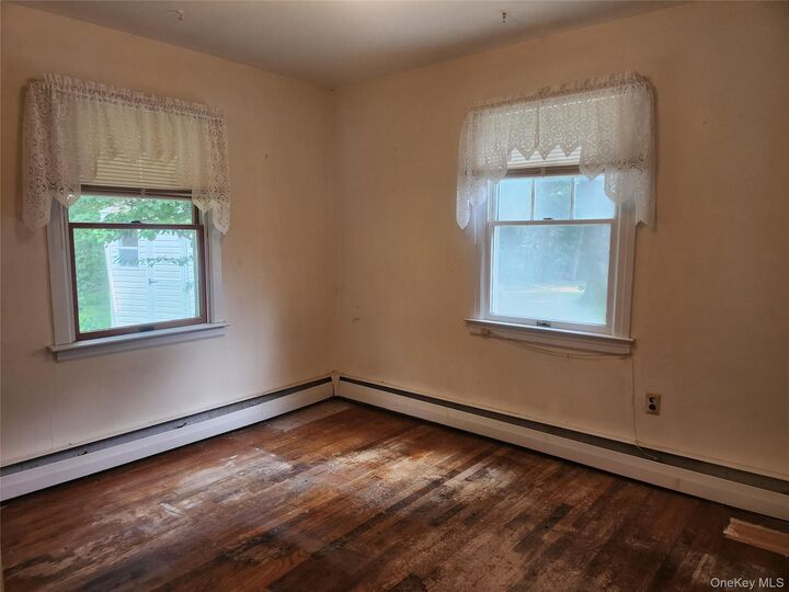 Property Photo:  33 Red Barn Road  NY 12538 