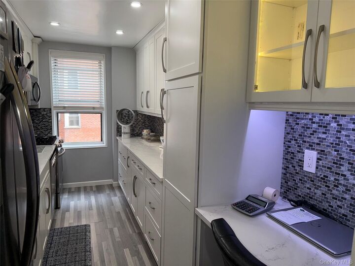 Property Photo:  355 Bronx River Road 3F  NY 10704 