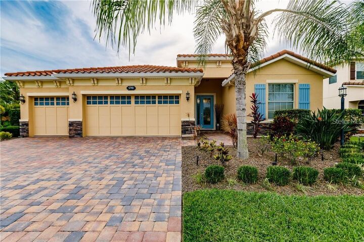 Property Photo:  5790 Rock Dove Drive  FL 34241 