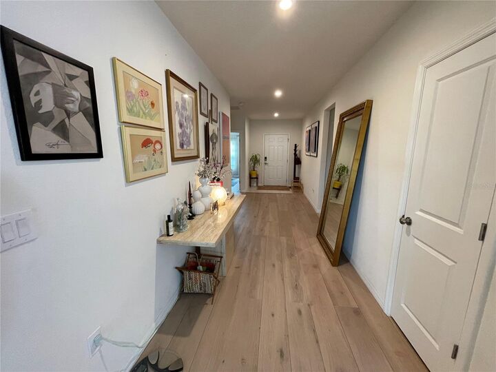 Property Photo: 300 Millstone Ct FL 34758