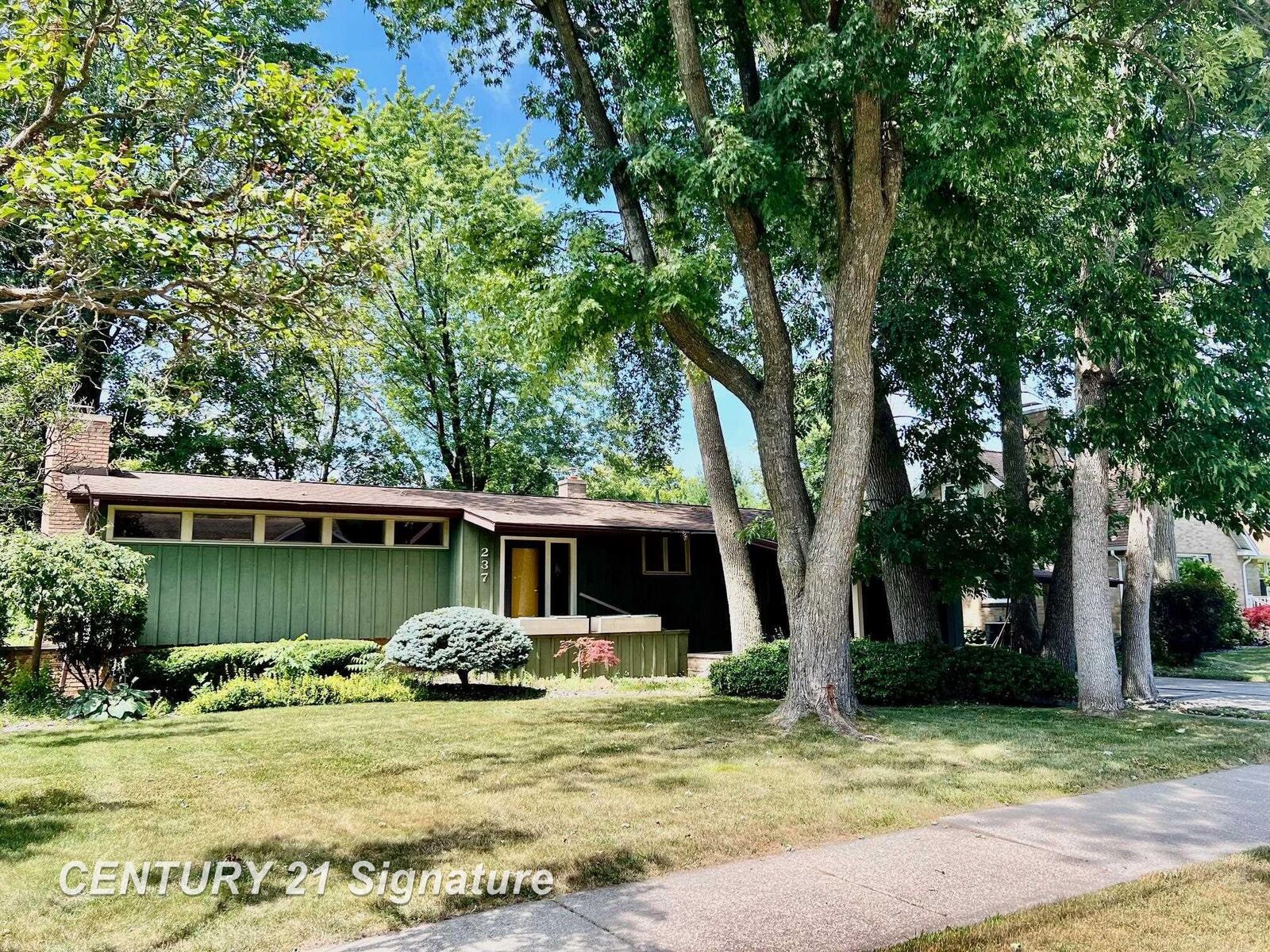 Property Photo: 237 Reynick Avenue MI 48602