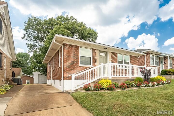 Property Photo: 5123 Michael Avenue MO 63119